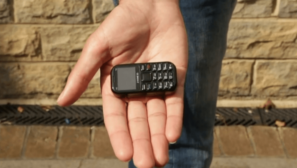 کوچکترین گوشی دنیا با 7 روز دوام باتری